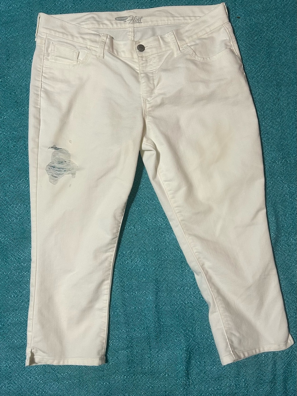 Old Navy Women’s 10 White Straight Leg Capri Pants Distressed Stretch